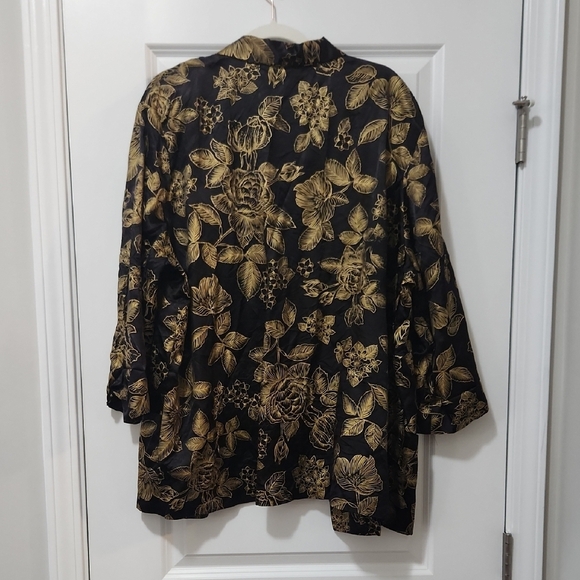 Elegant Black and Gold Floral Blazer - 3XL - Picture 4 of 4